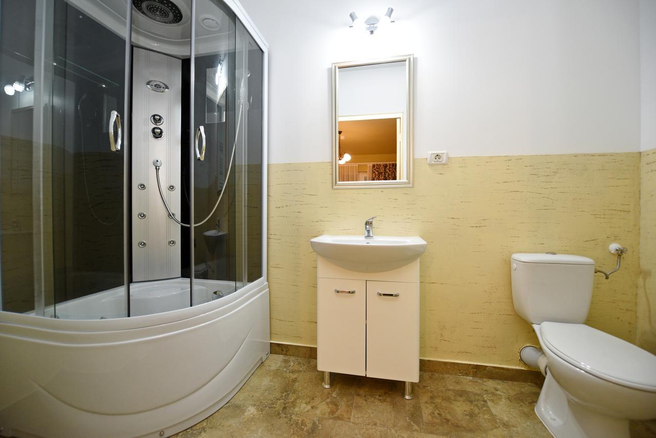 Vila Nicole Hotel Hateg Luaran gambar